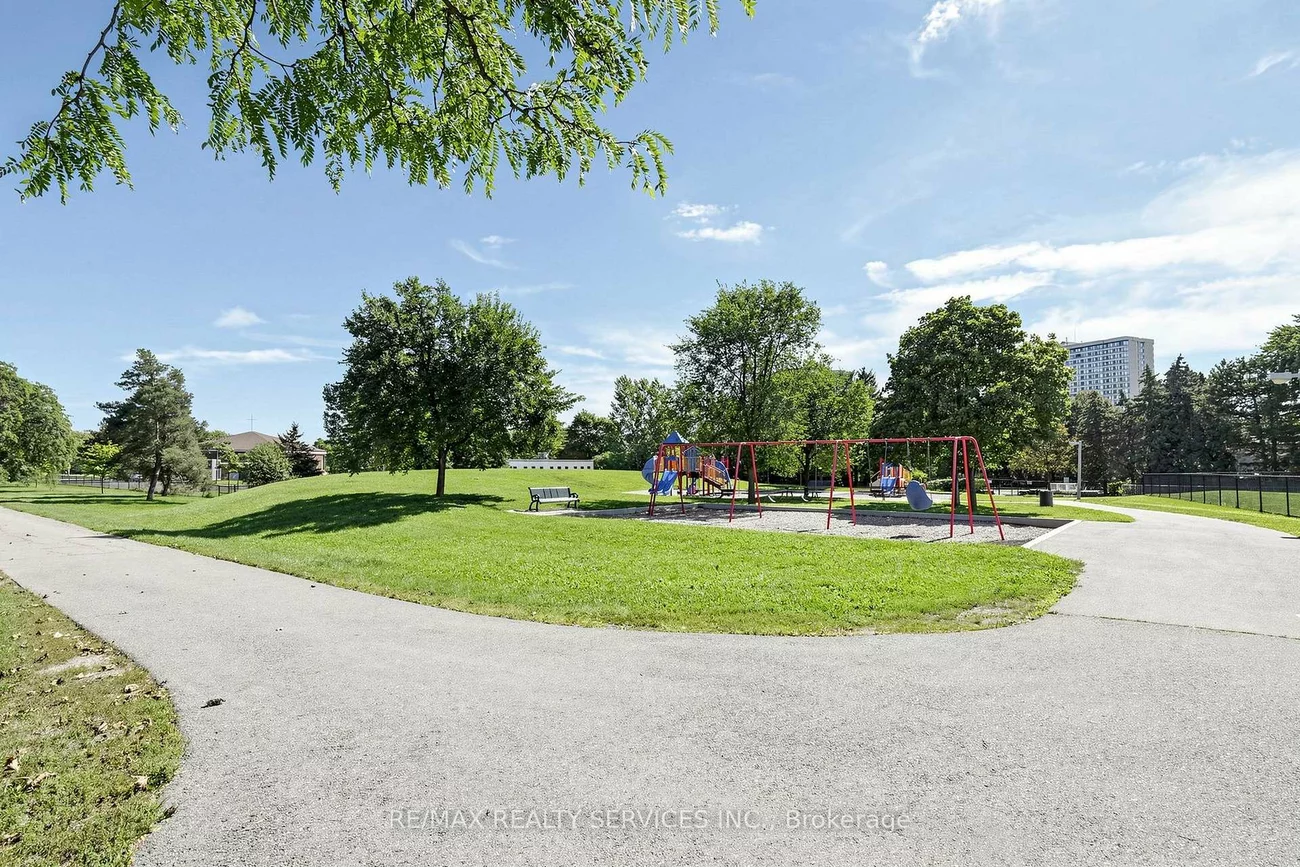 74, Heathcliffe, Central Park, Brampton