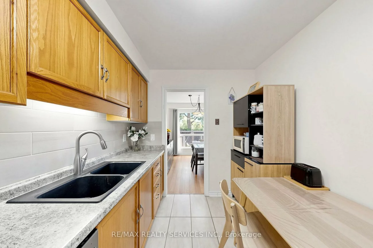 74, Heathcliffe, Central Park, Brampton