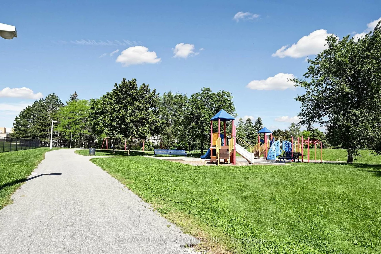 74, Heathcliffe, Central Park, Brampton