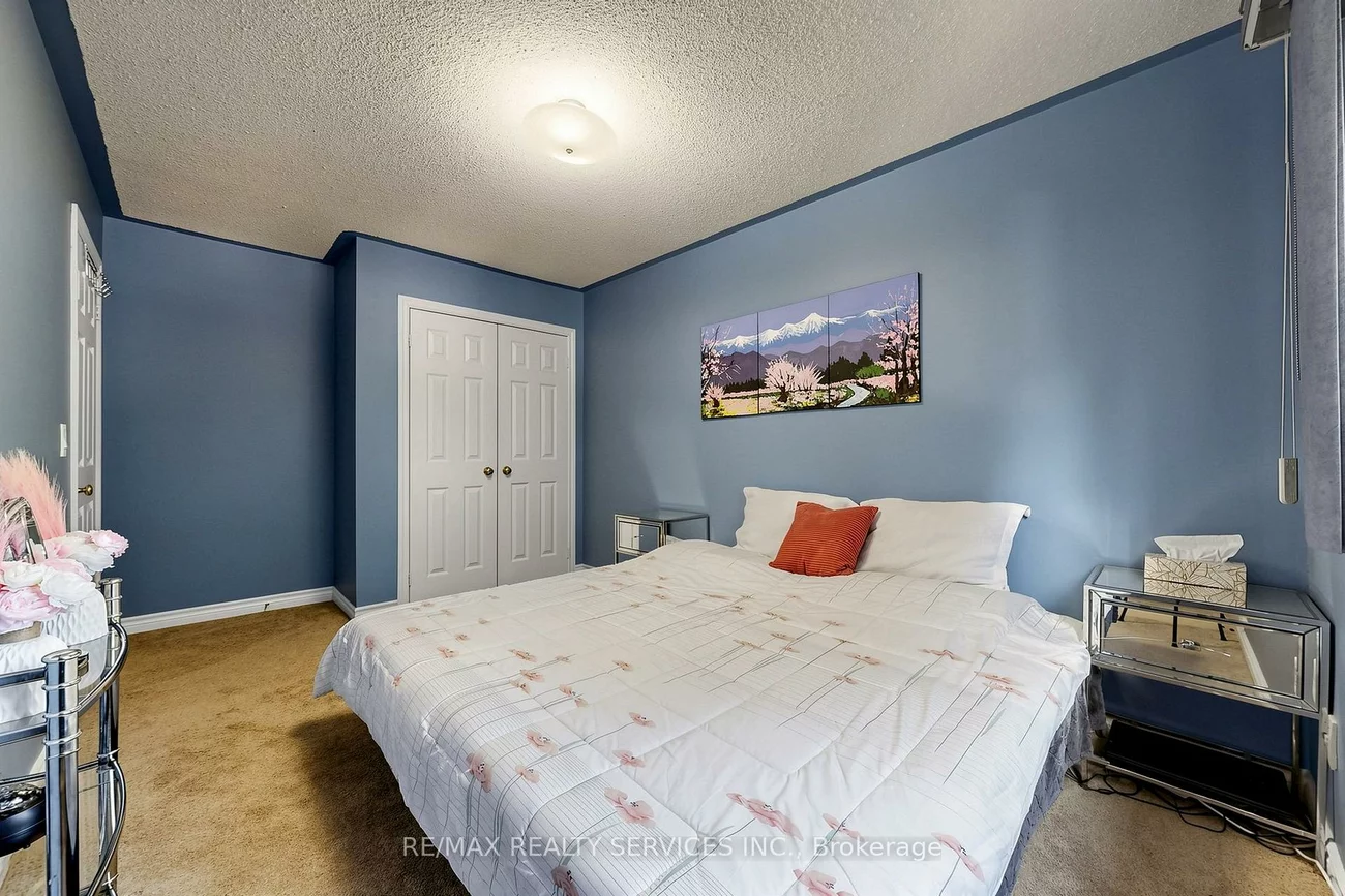 74, Heathcliffe, Central Park, Brampton