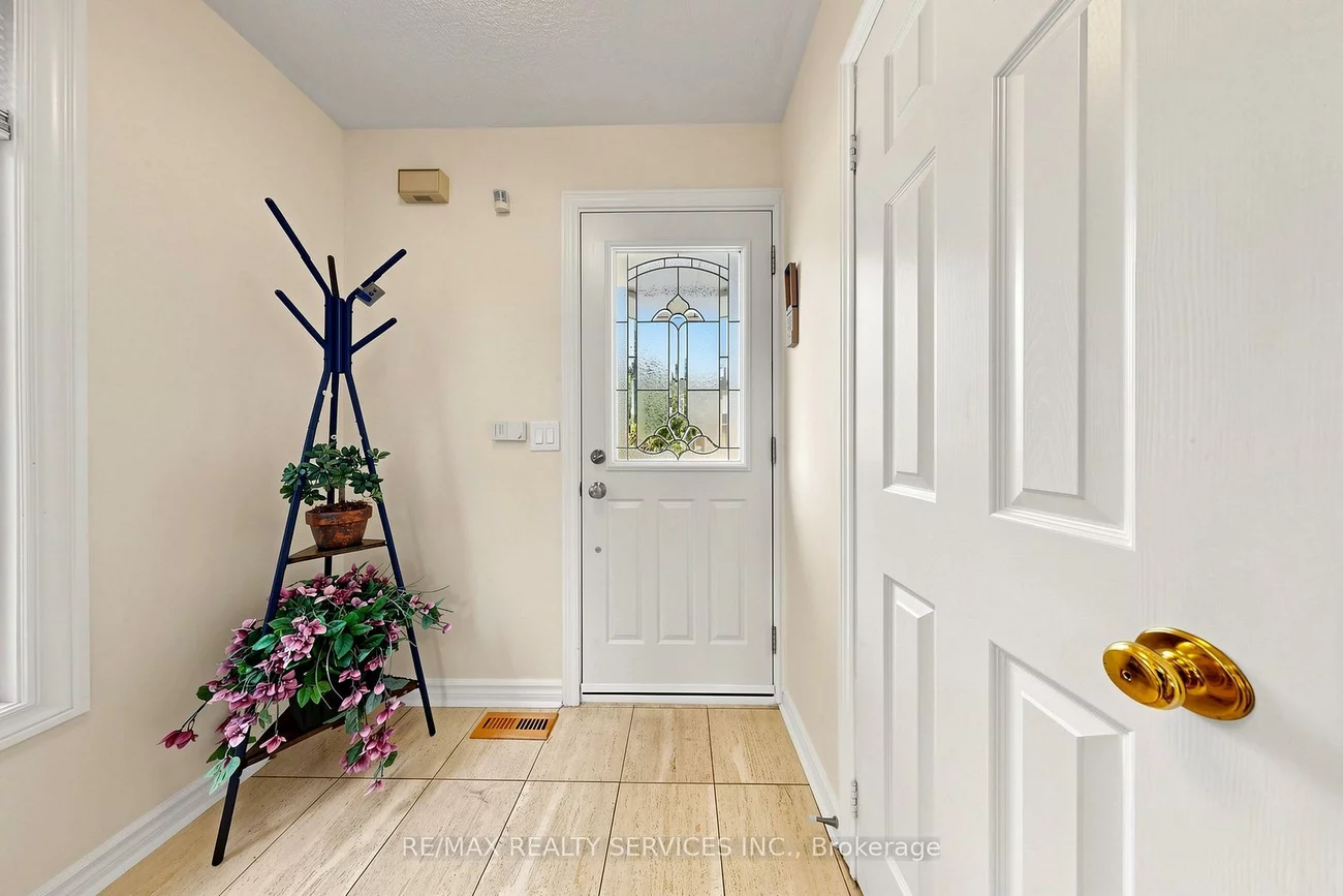 74, Heathcliffe, Central Park, Brampton