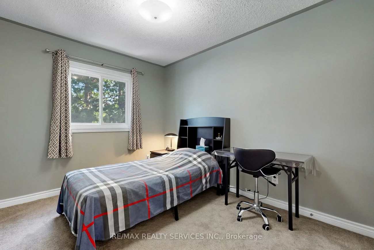 74, Heathcliffe, Central Park, Brampton