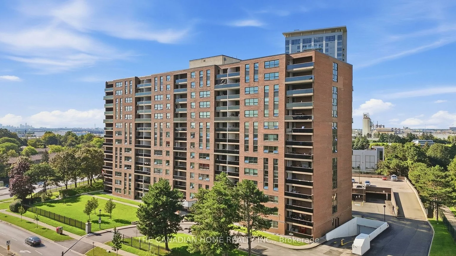 4, Lisa St., Queen Street Corridor, Brampton