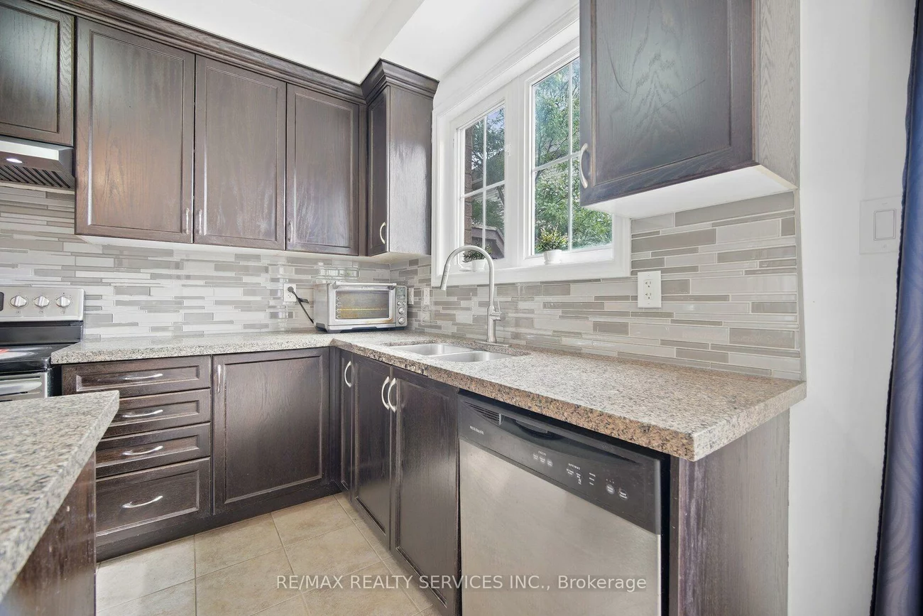 7, Cedar Lake, Bram West, Brampton