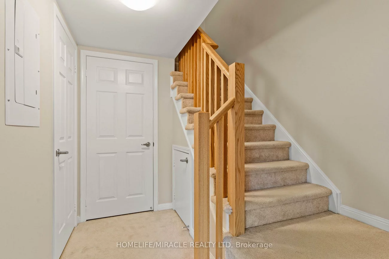 250, Sunny Meadow, Sandringham-Wellington, Brampton