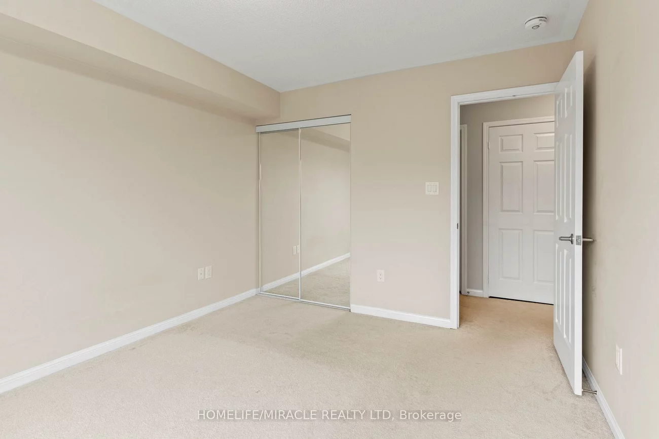 250, Sunny Meadow, Sandringham-Wellington, Brampton