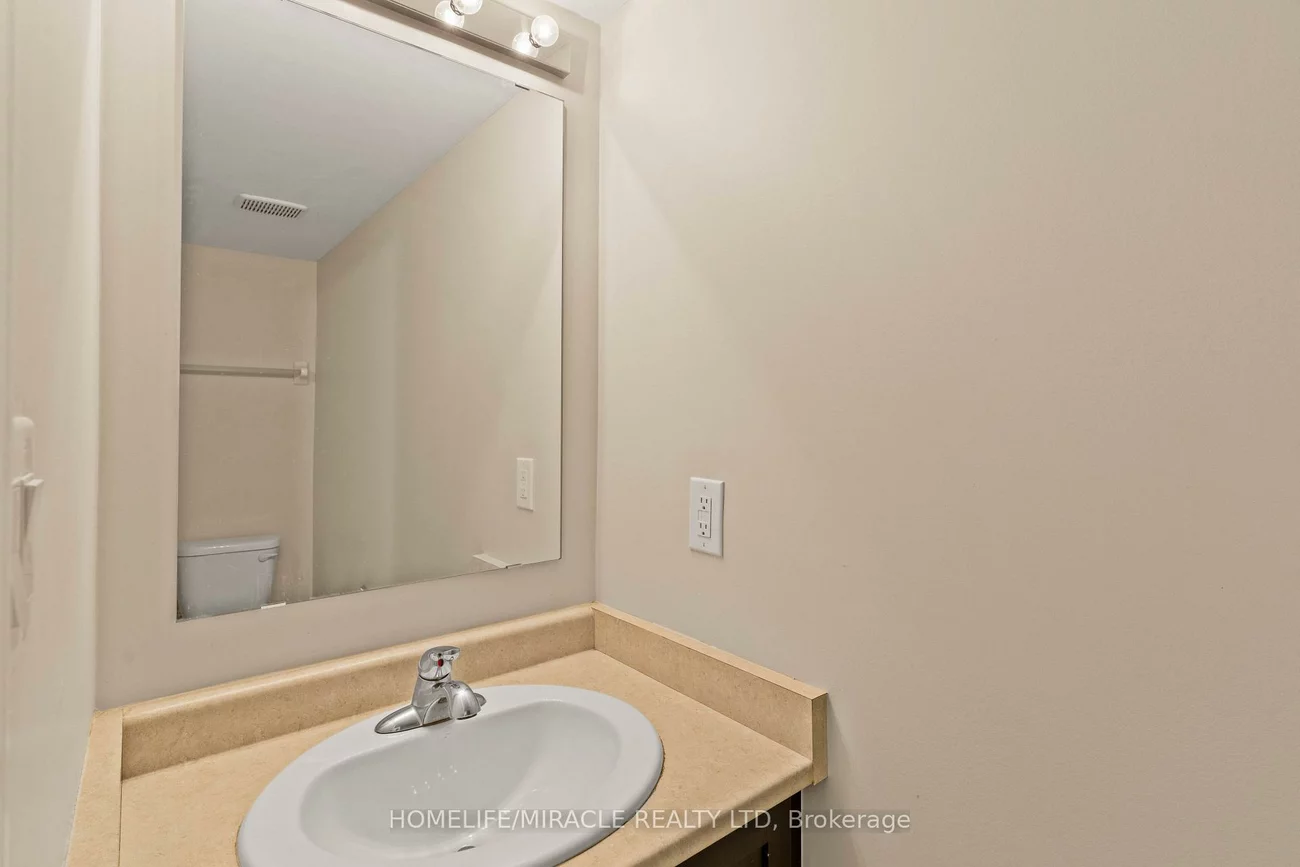 250, Sunny Meadow, Sandringham-Wellington, Brampton