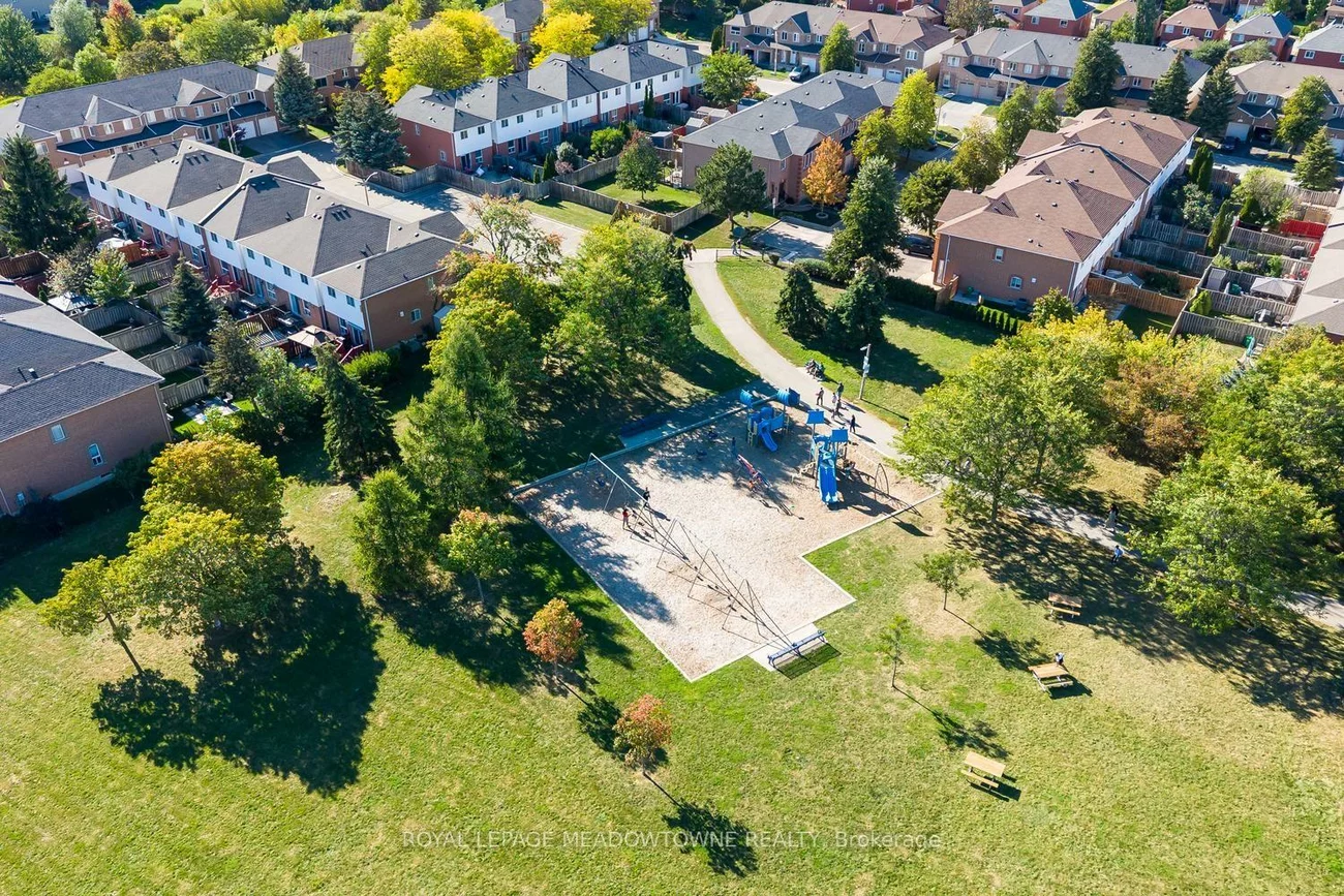 200, Cresthaven, Snelgrove, Brampton