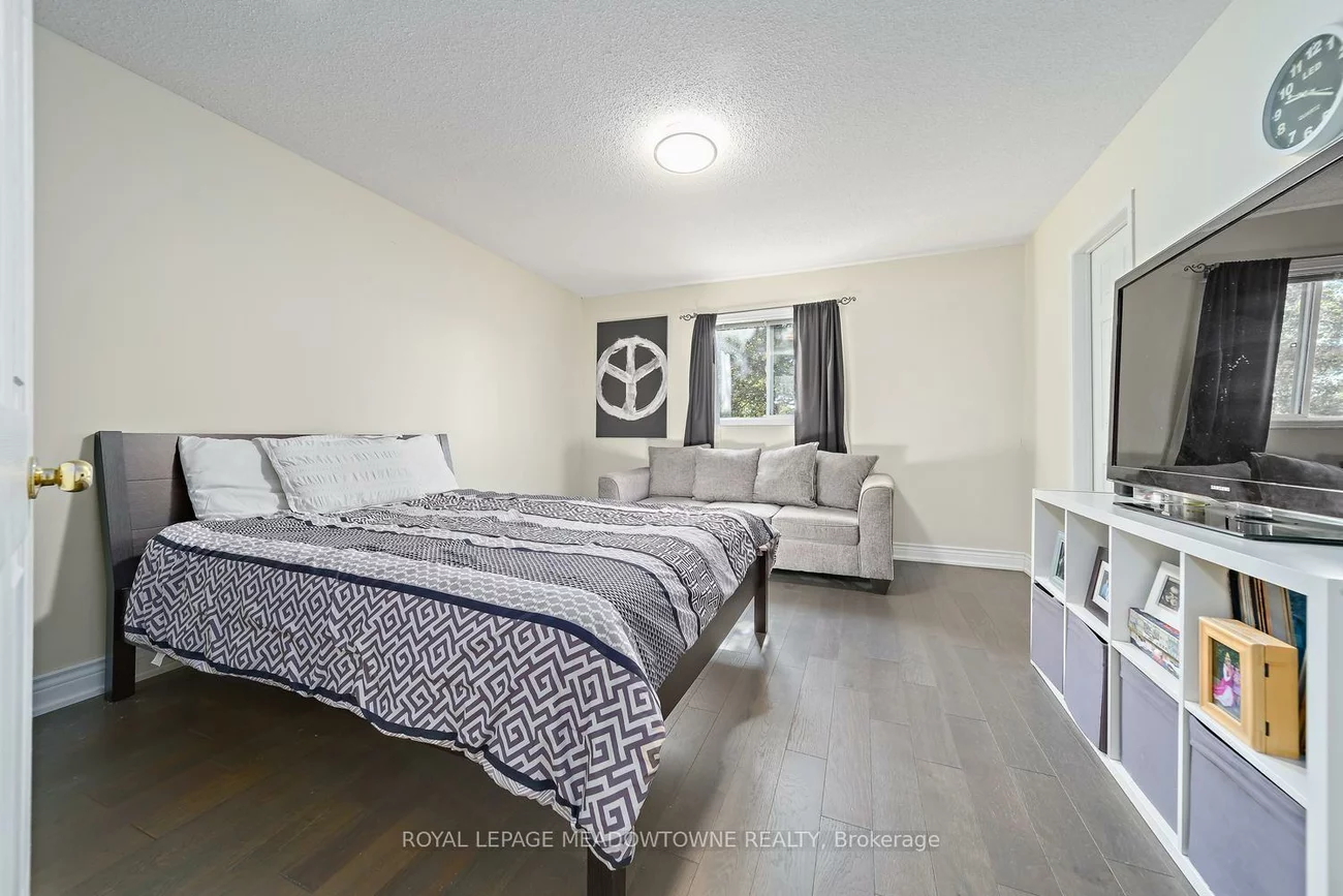 200, Cresthaven, Snelgrove, Brampton