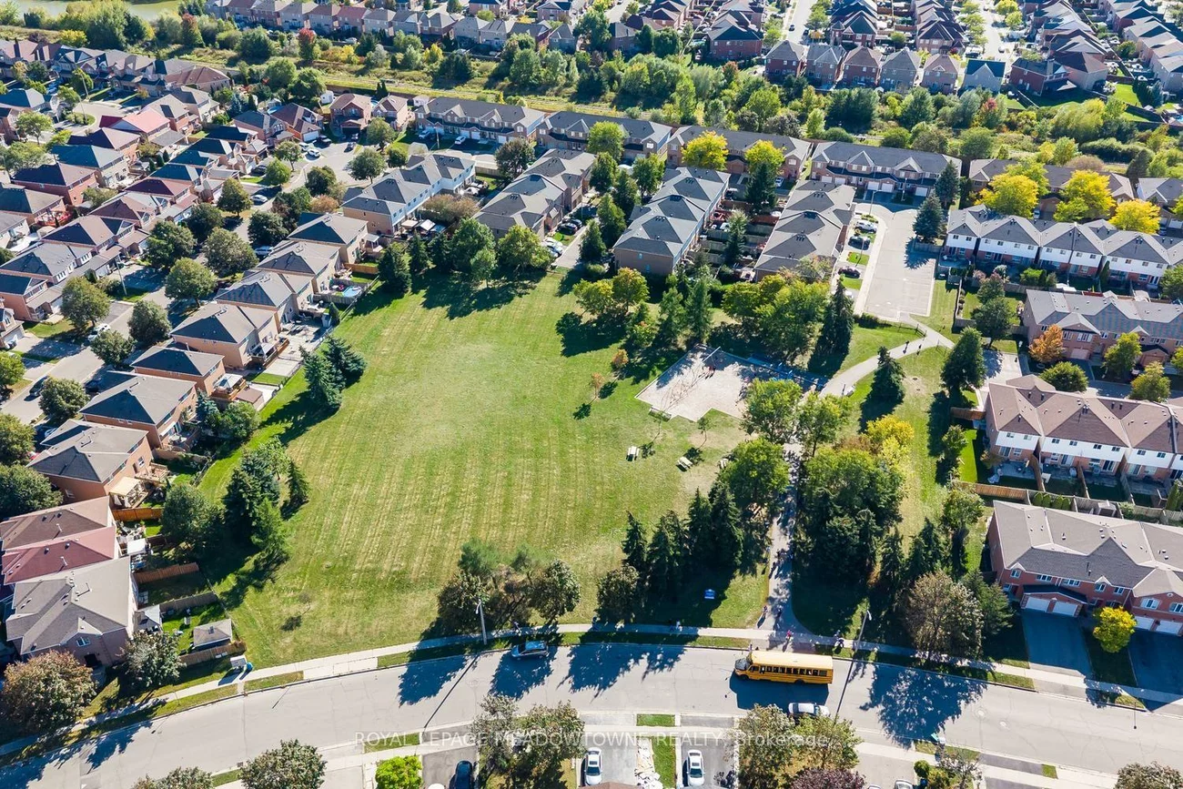 200, Cresthaven, Snelgrove, Brampton