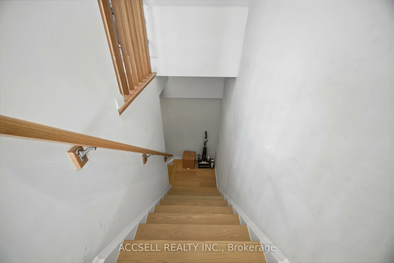 250, Sunny Meadow, Sandringham-Wellington, Brampton