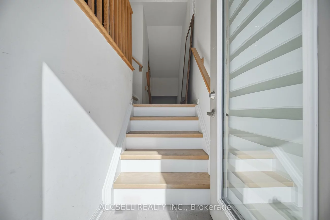 250, Sunny Meadow, Sandringham-Wellington, Brampton