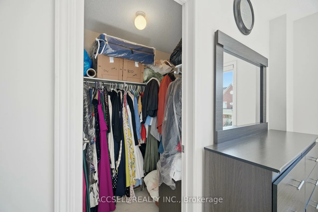 250, Sunny Meadow, Sandringham-Wellington, Brampton