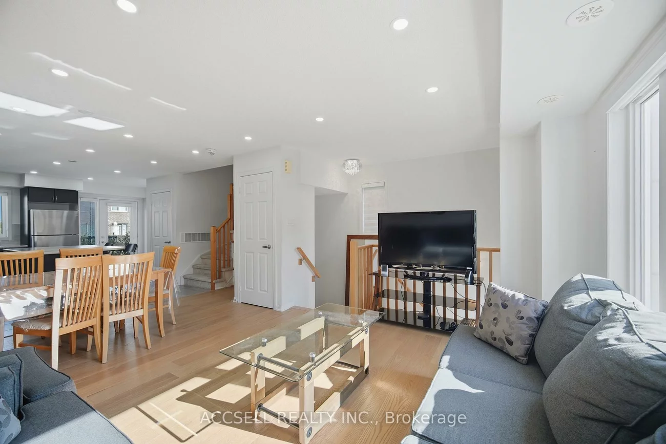 250, Sunny Meadow, Sandringham-Wellington, Brampton