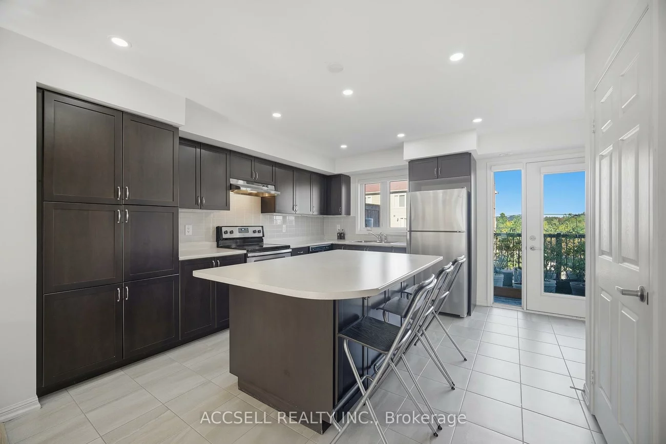 250, Sunny Meadow, Sandringham-Wellington, Brampton