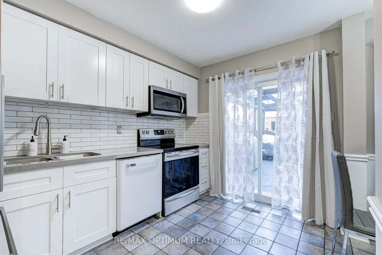 51, Goldenlight, Brampton West, Brampton