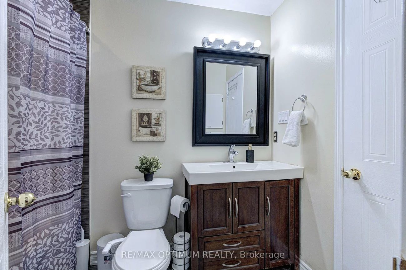 51, Goldenlight, Brampton West, Brampton