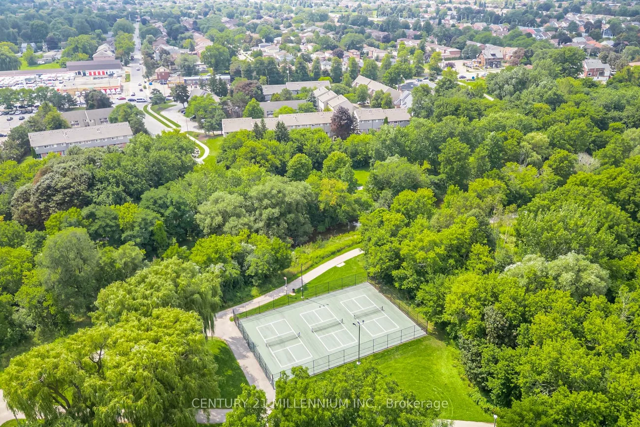 35, Tara Park, Brampton North, Brampton