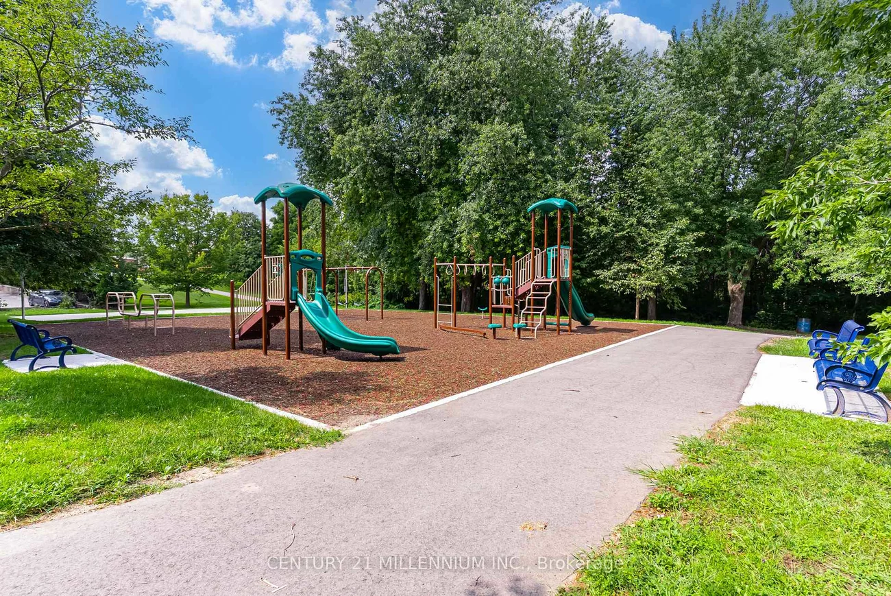 35, Tara Park, Brampton North, Brampton