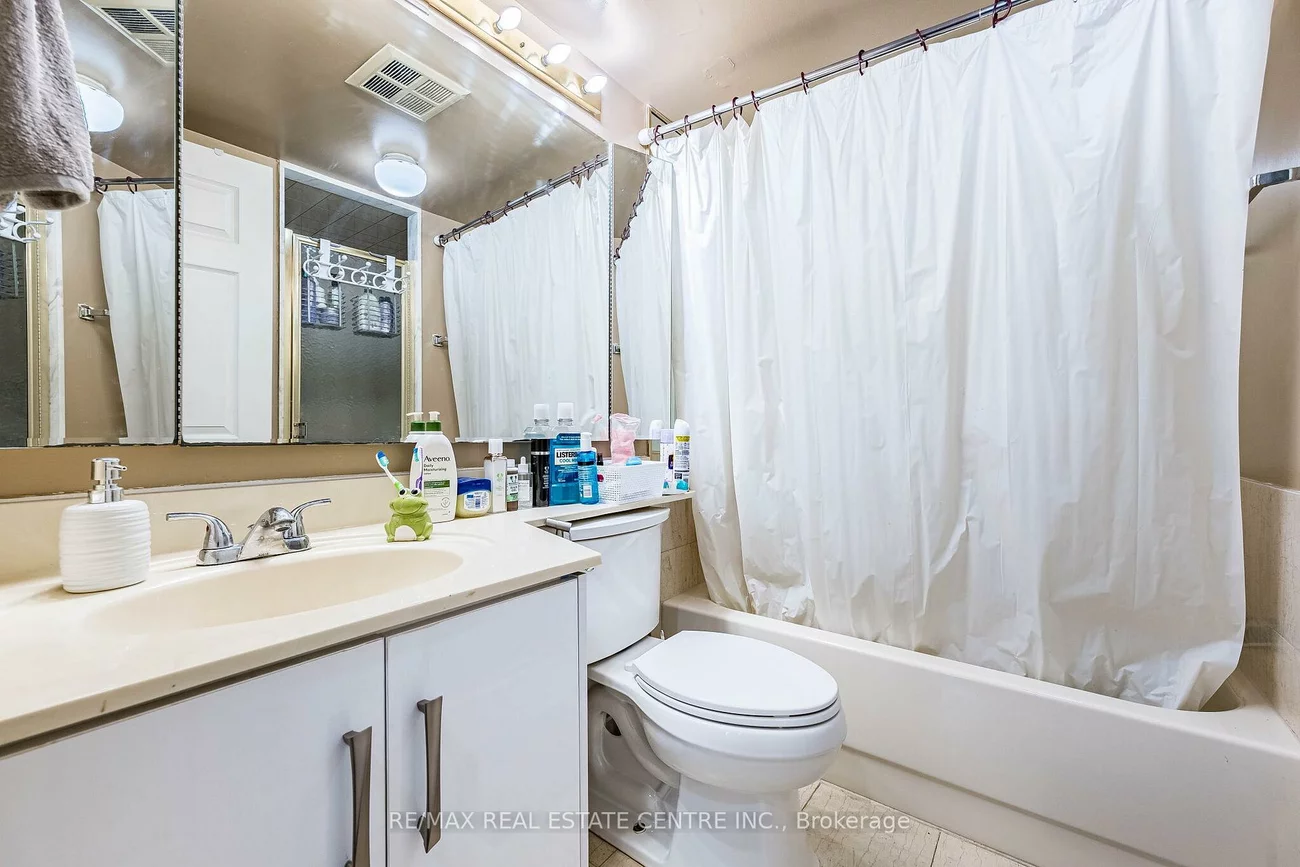 10, Malta, Fletcher's Creek Village, Brampton
