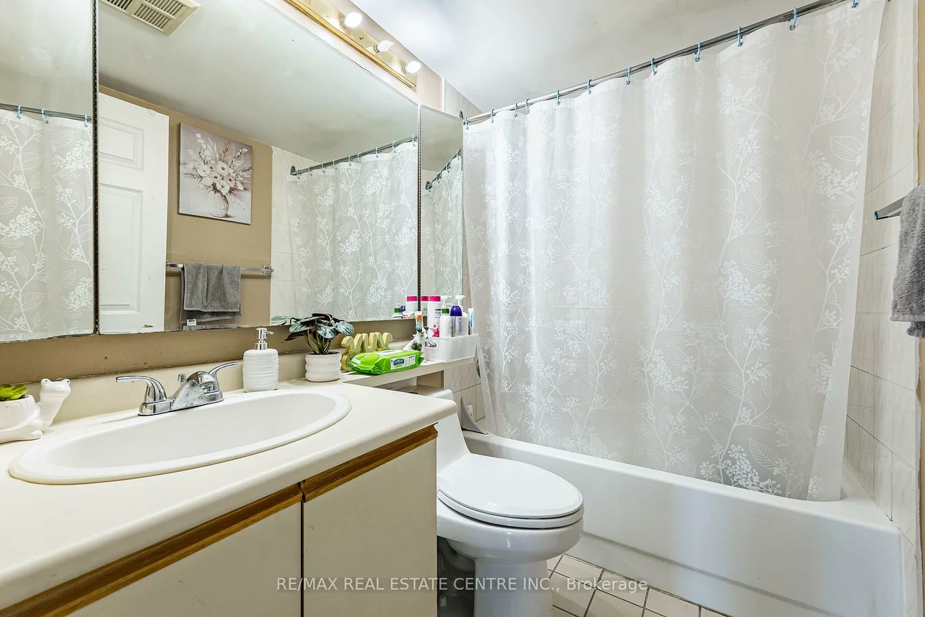 10, Malta, Fletcher's Creek Village, Brampton