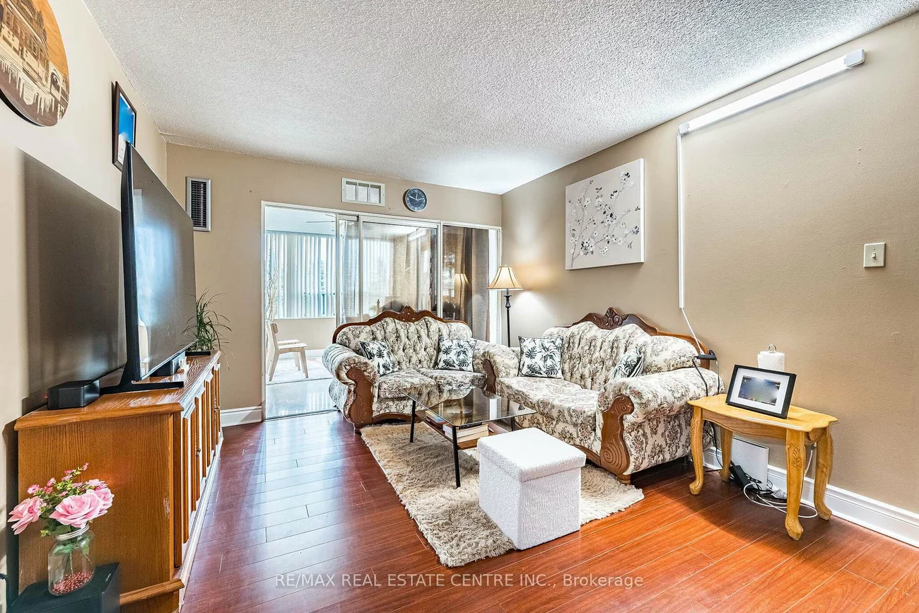 10, Malta, Fletcher's Creek Village, Brampton