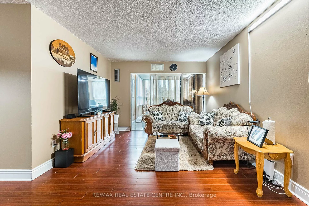 10, Malta, Fletcher's Creek Village, Brampton