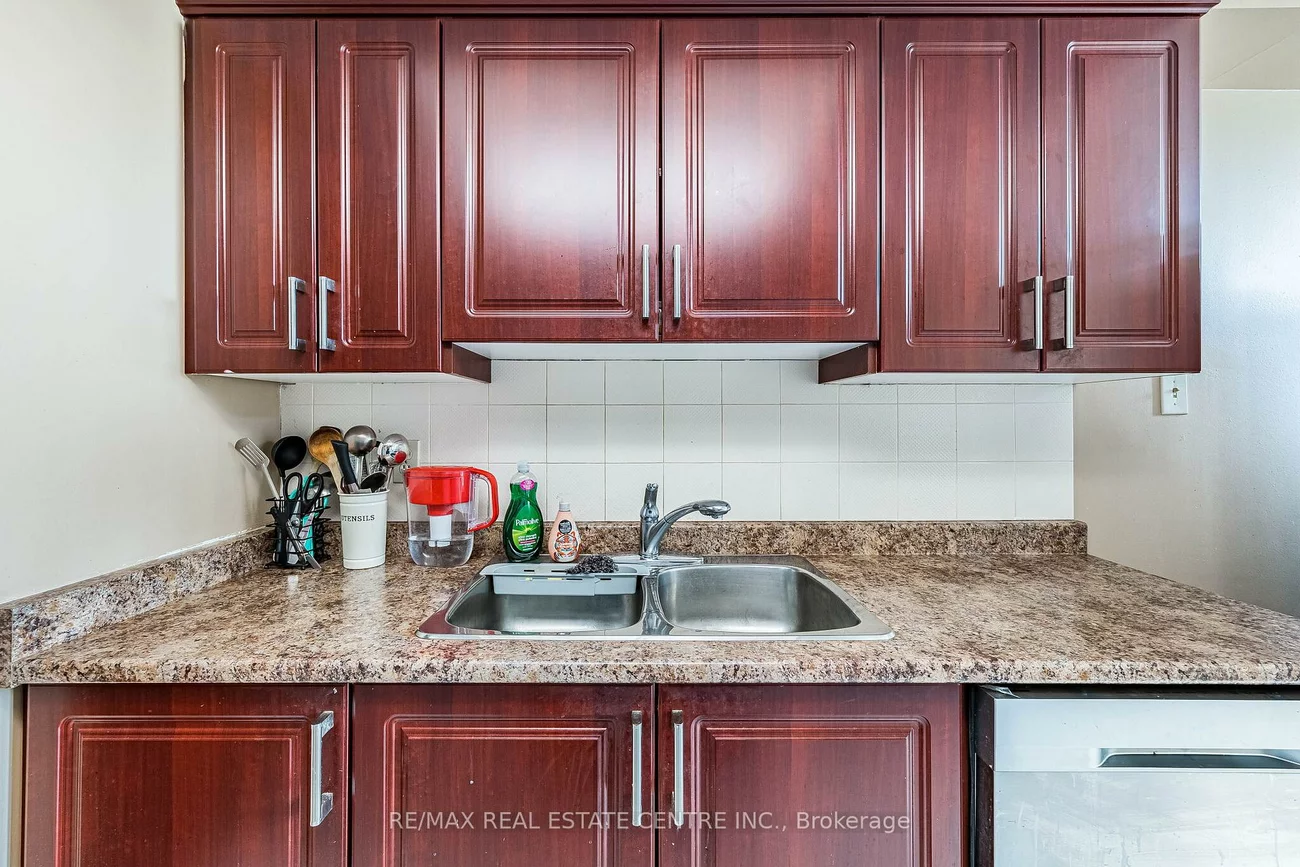 10, Malta, Fletcher's Creek Village, Brampton
