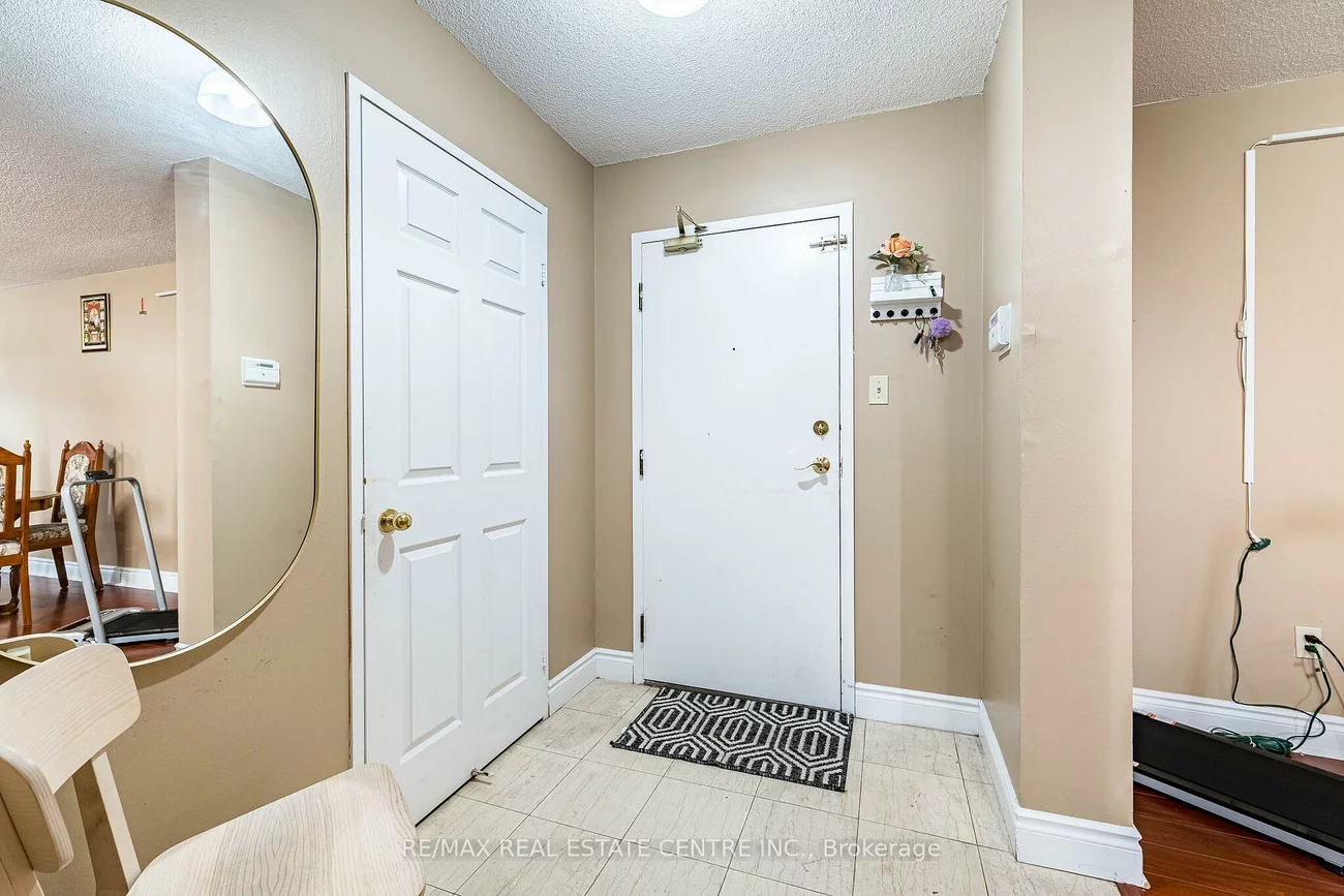 10, Malta, Fletcher's Creek Village, Brampton