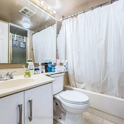 10, Malta, Fletcher's Creek Village, Brampton