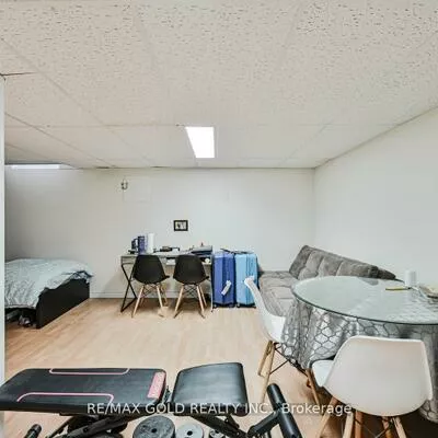 30, Wickstead, Sandringham-Wellington, Brampton