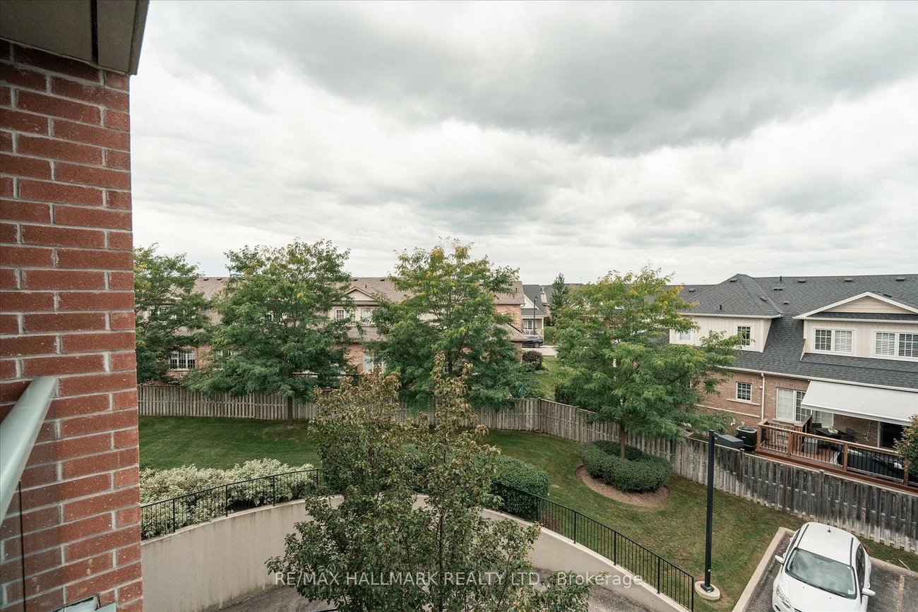 60, Via Rosedale, Sandringham-Wellington, Brampton