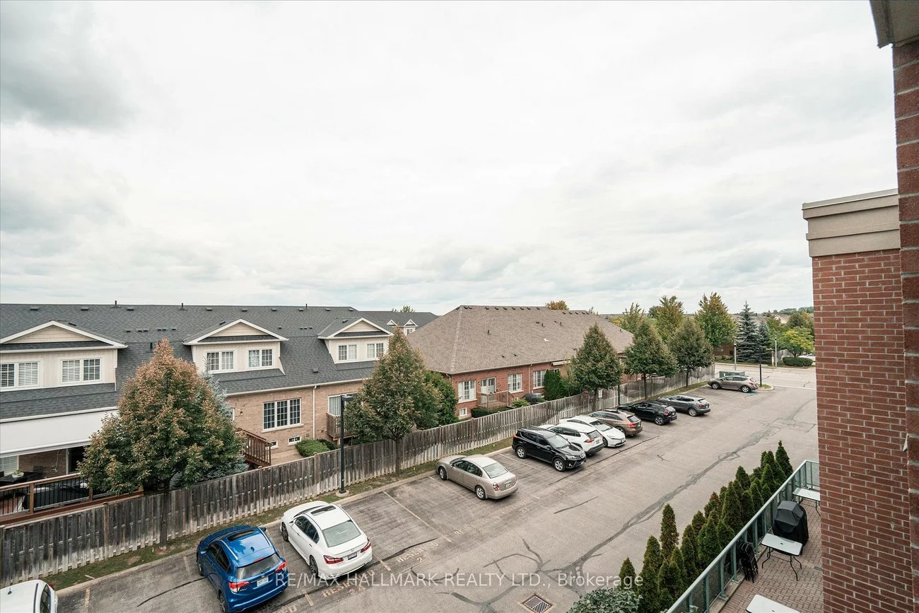 60, Via Rosedale, Sandringham-Wellington, Brampton