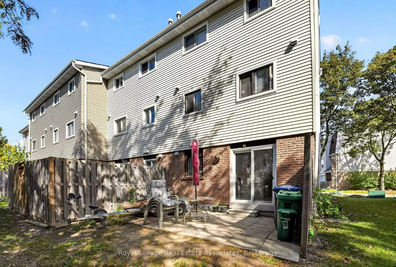 6, Ellerslie, Southgate, Brampton