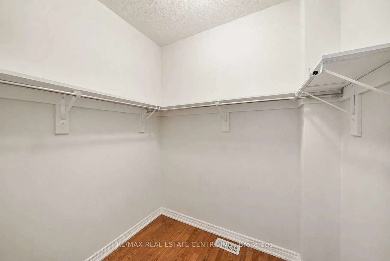 18, Seedhouse, Sandringham-Wellington, Brampton