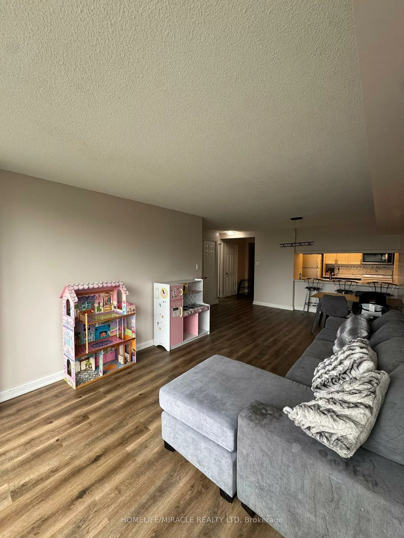 24, Hanover, Queen Street Corridor, Brampton