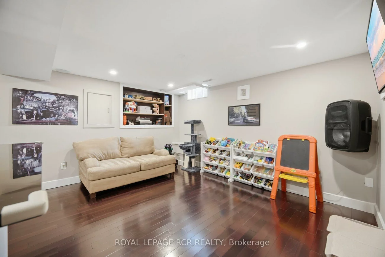 31, Alderbrook, Bolton North, Caledon