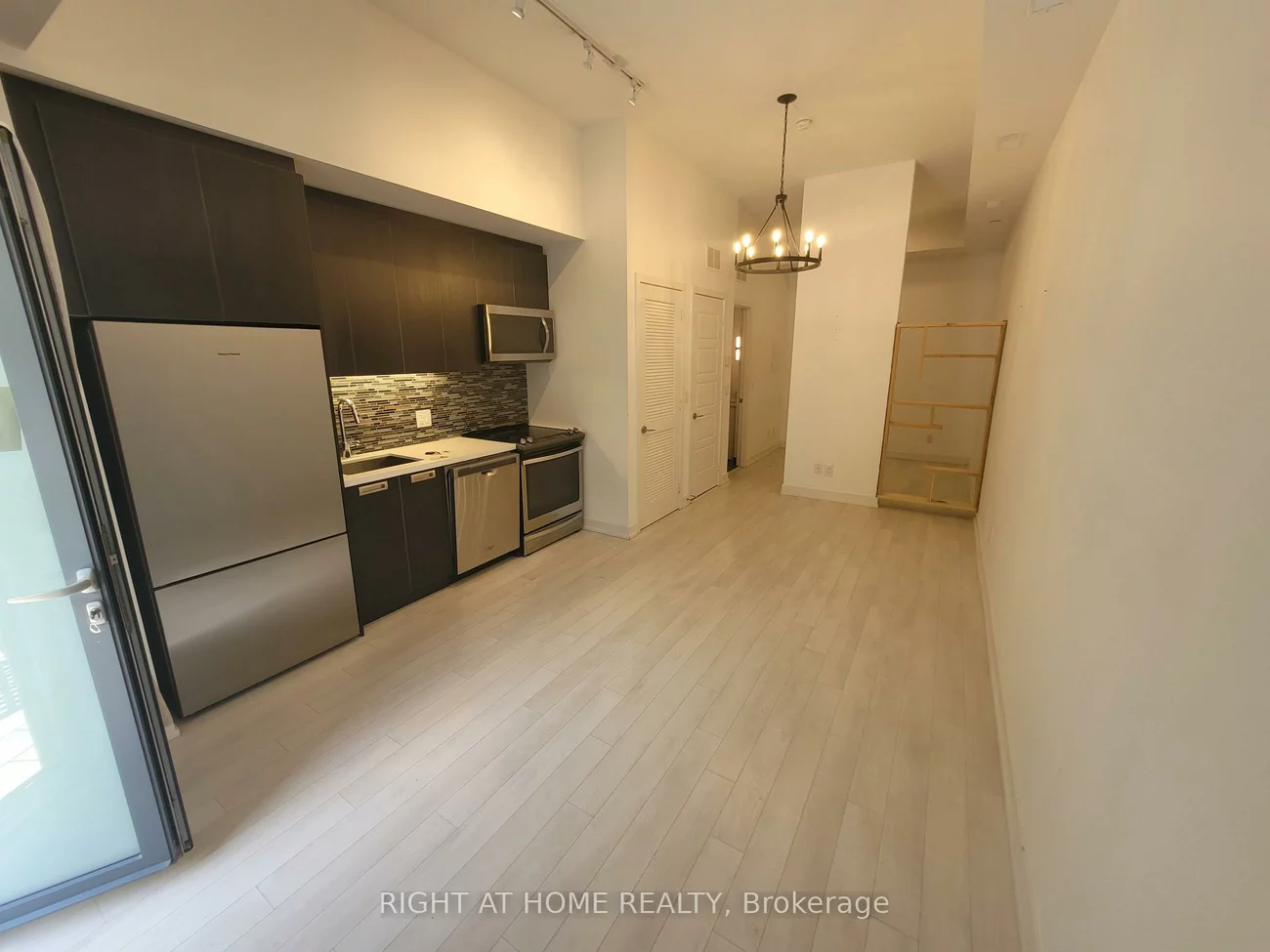 247, Broward, Rural Innisfil, Innisfil