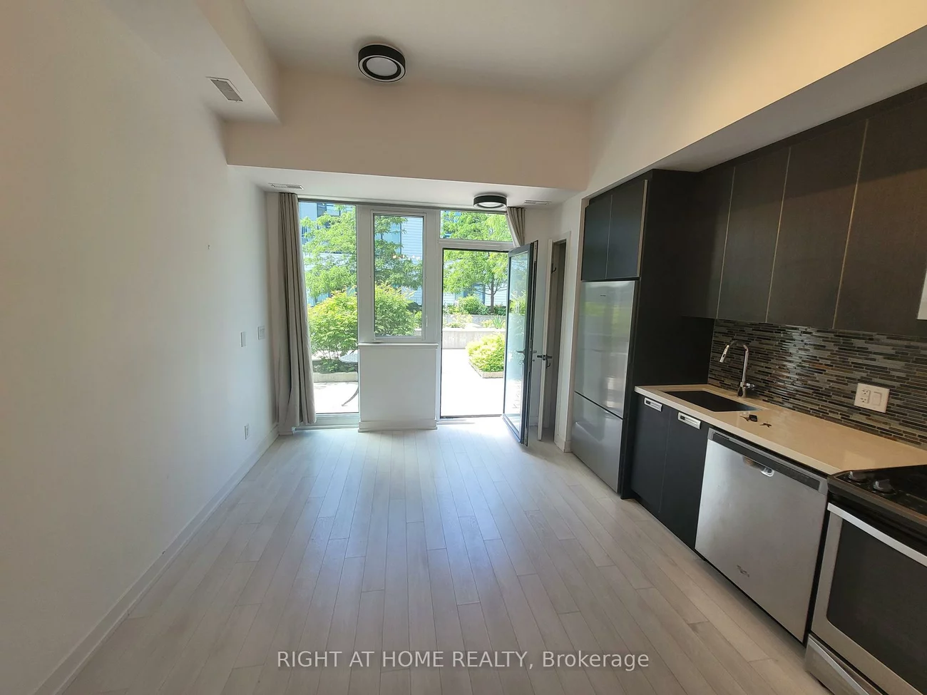 247, Broward, Rural Innisfil, Innisfil