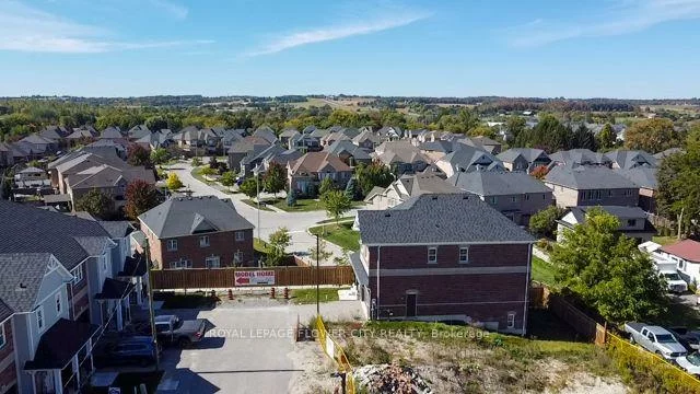 16, Ravenscraig, Cookstown, Innisfil