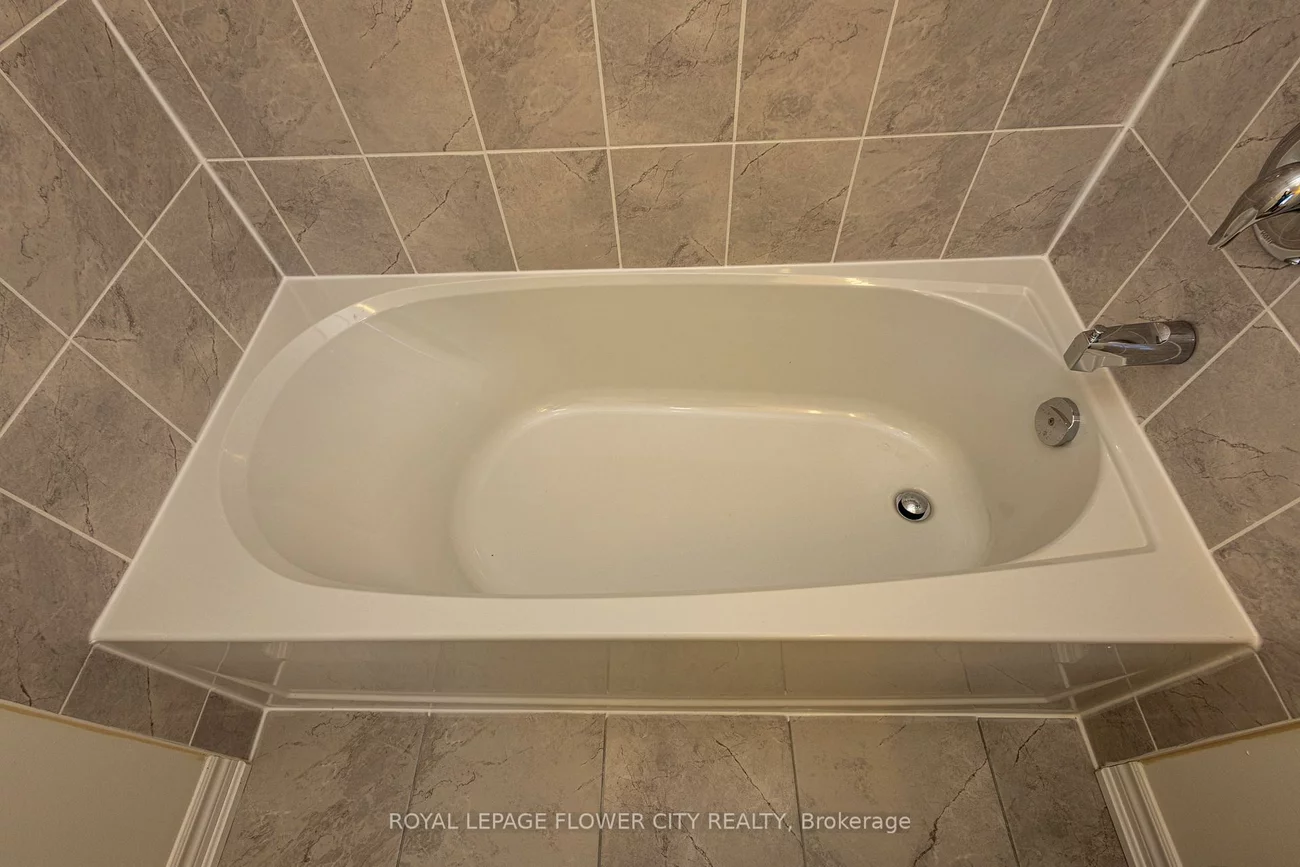16, Ravenscraig, Cookstown, Innisfil