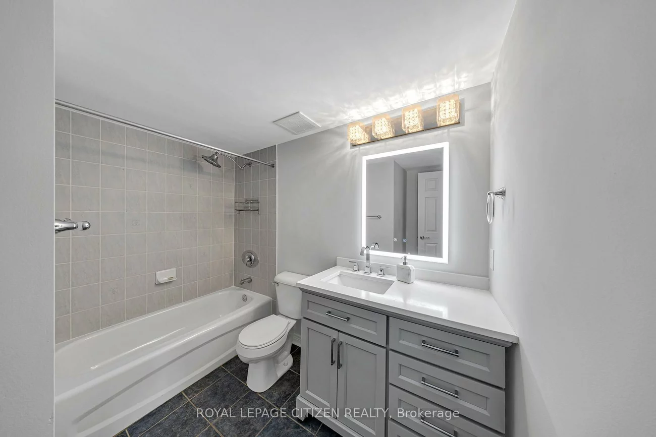 32, Church, Schomberg, King