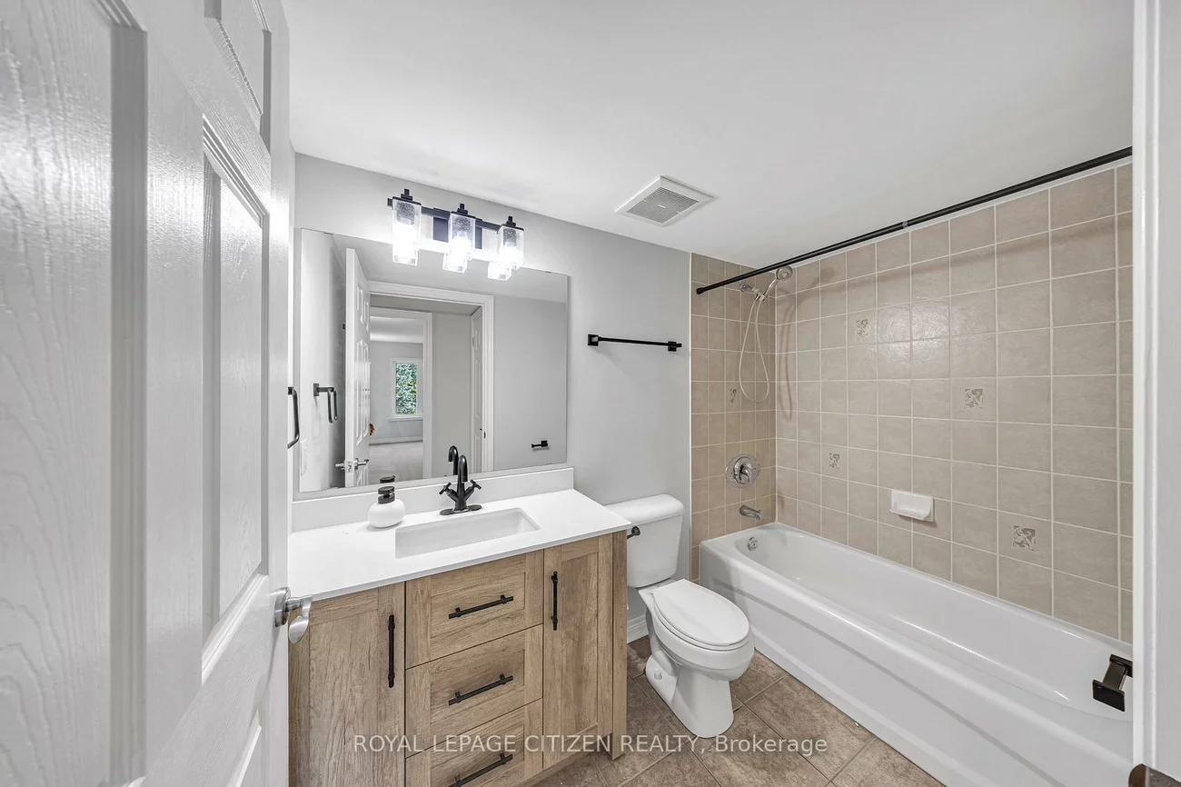 32, Church, Schomberg, King