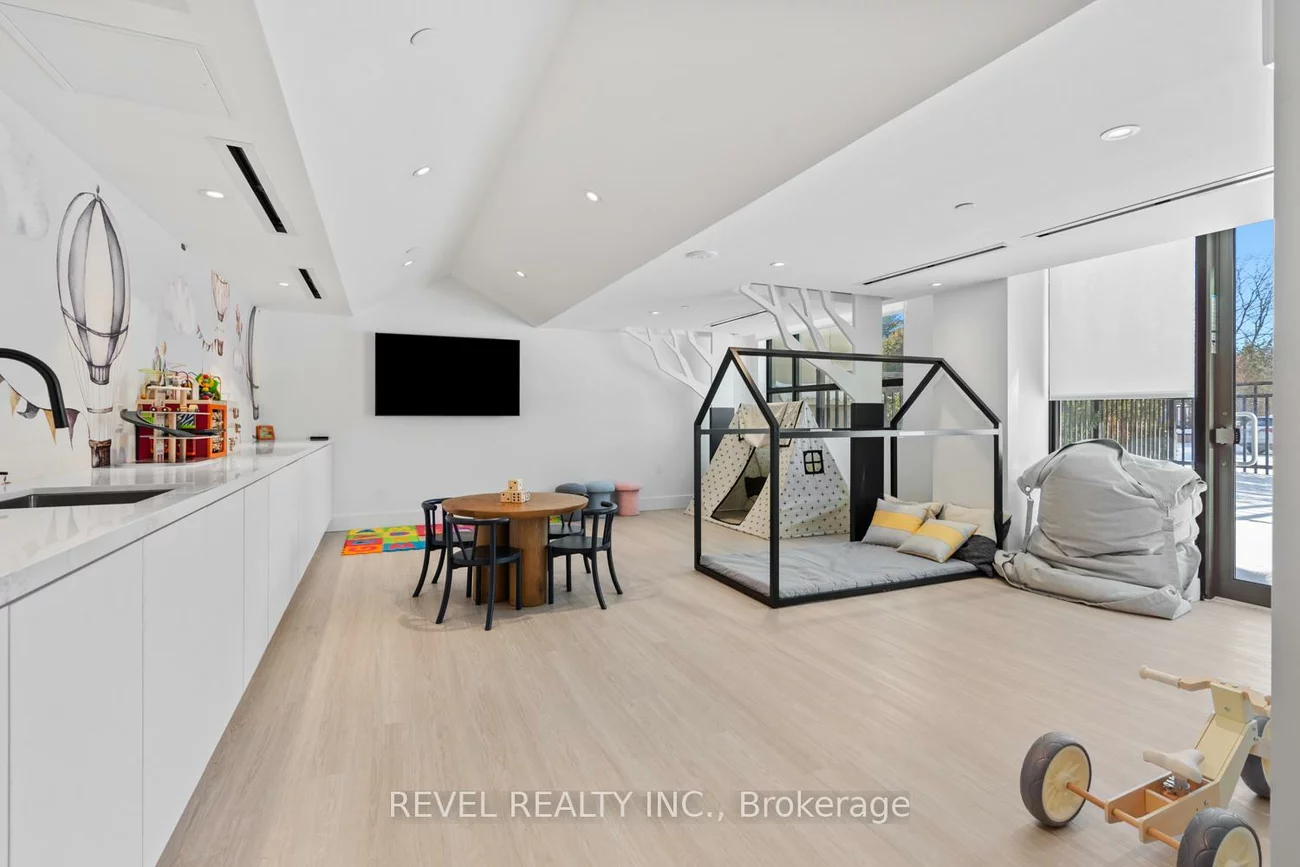 2075, King Rd, King City, King