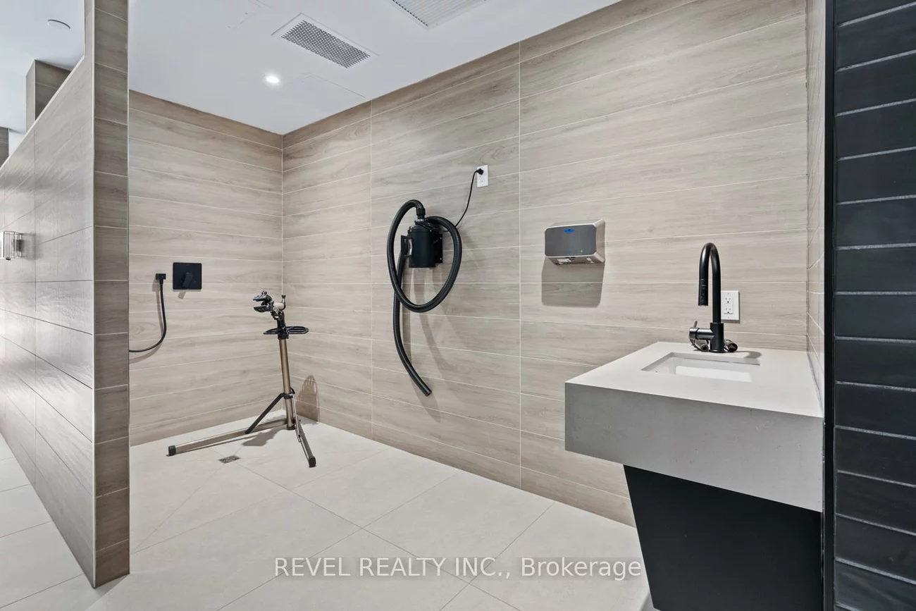 2075, King Rd, King City, King