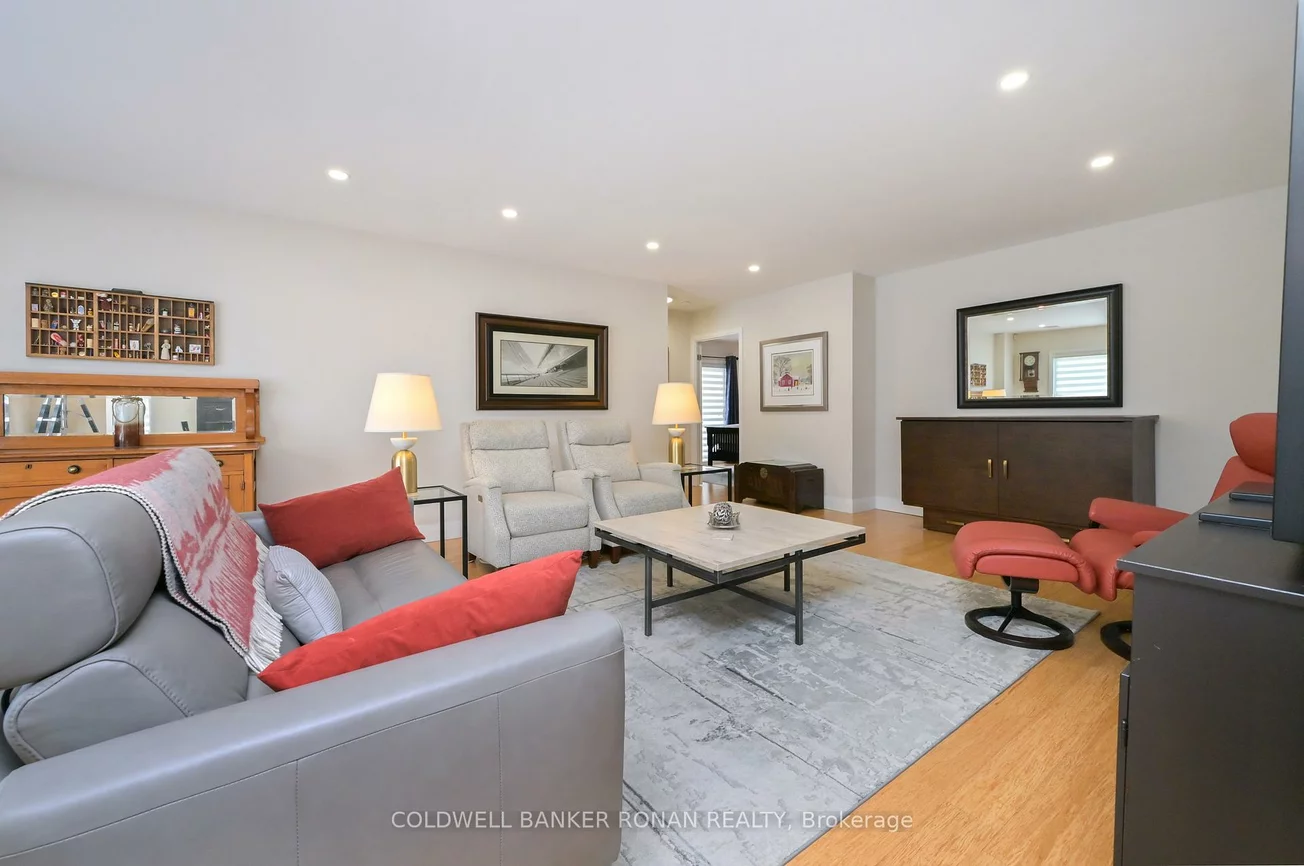 32, Church, Schomberg, King