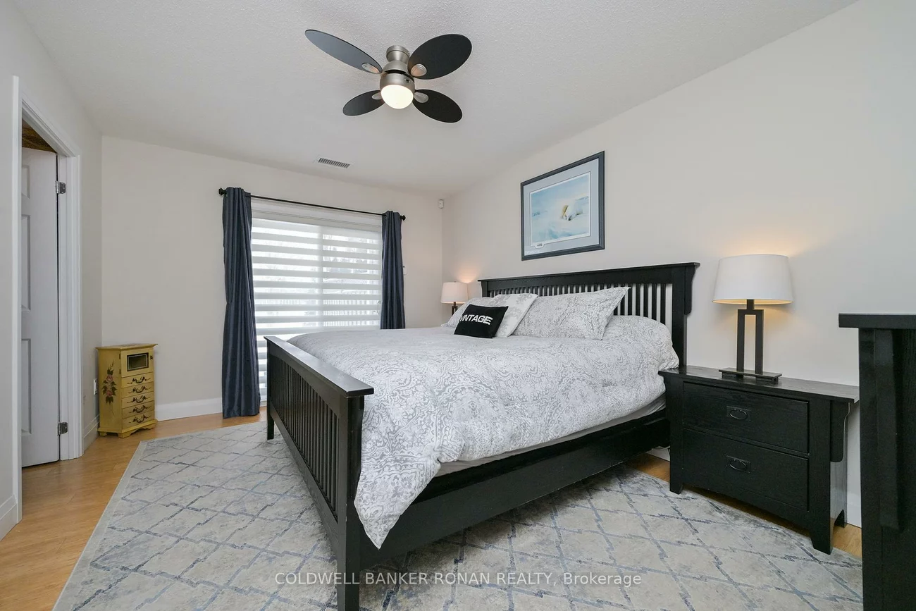 32, Church, Schomberg, King