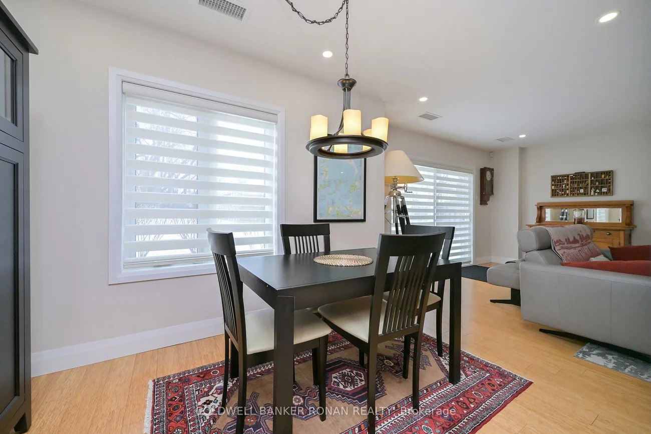 32, Church, Schomberg, King