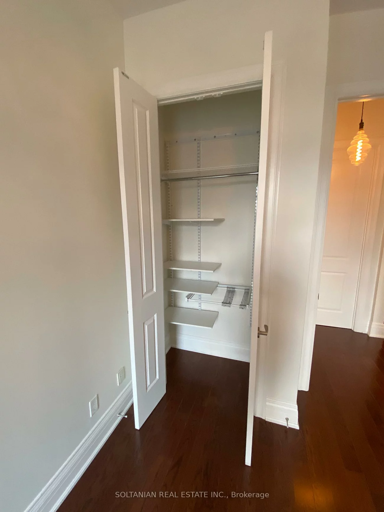 80, Burns, King City, King