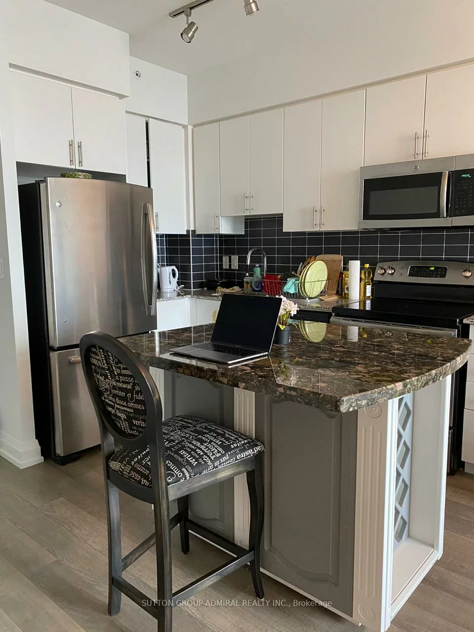 7165, Yonge, Grandview, Markham